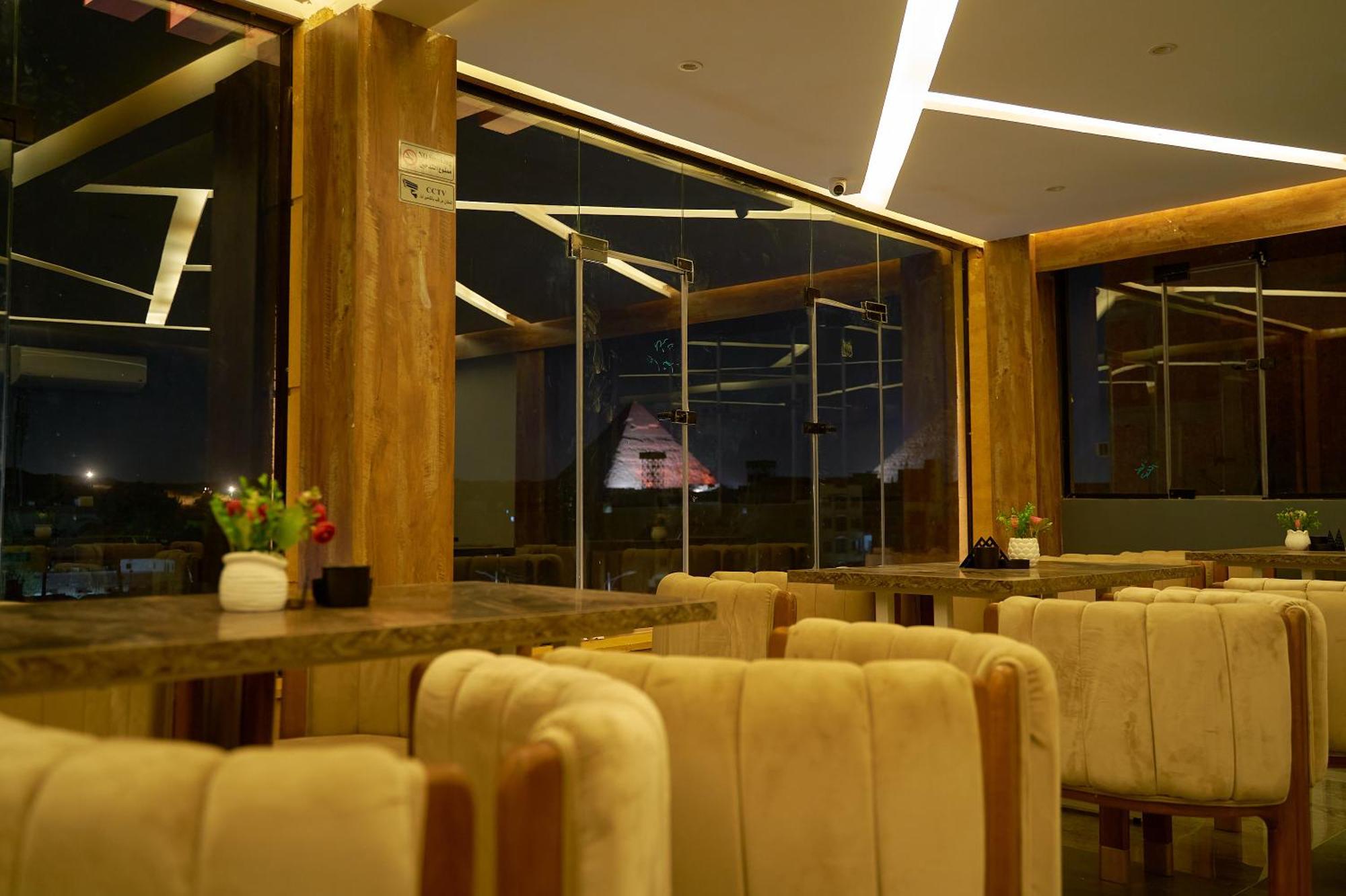 Crown Pyramids View Hotel Giza Exterior photo